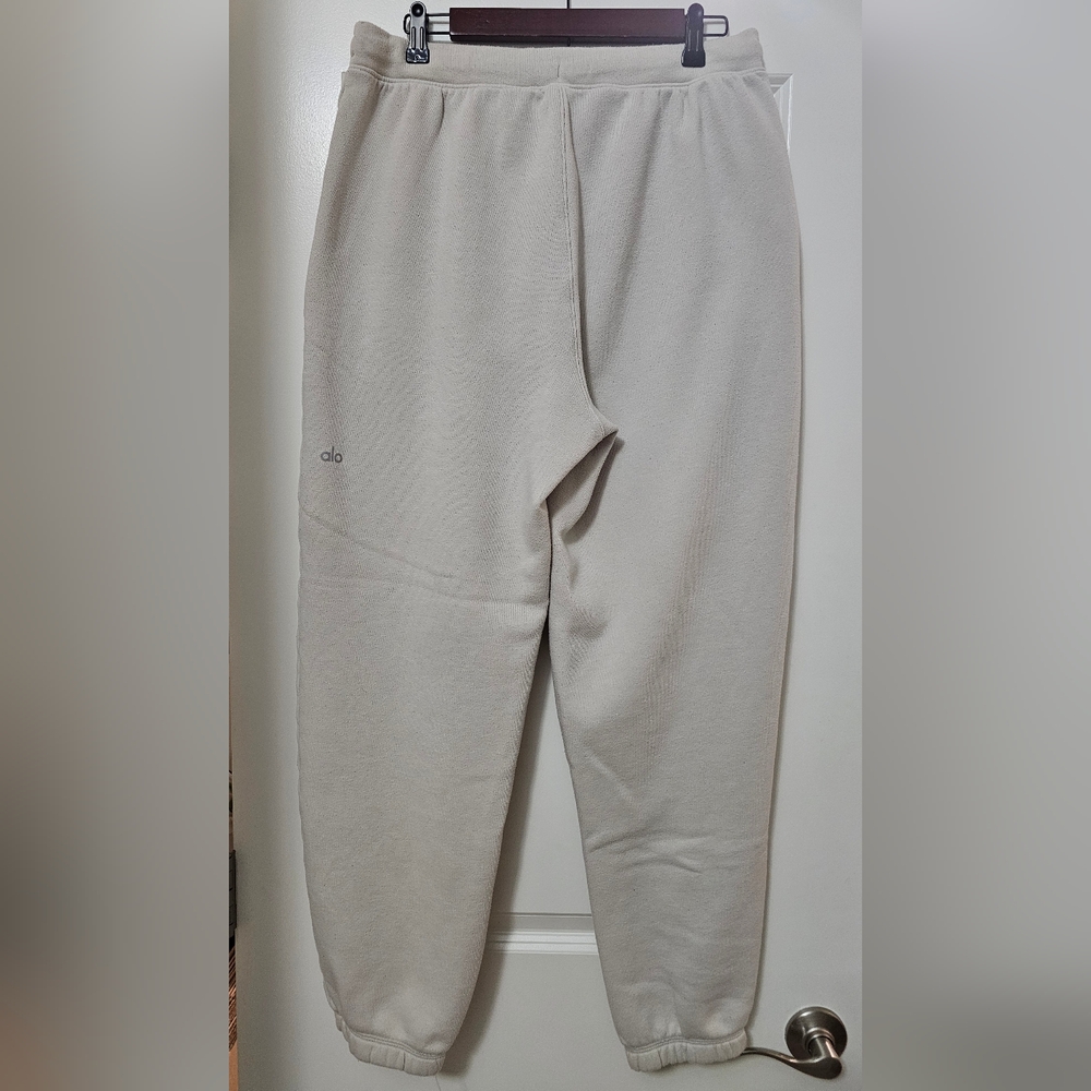 Unisex Alo Yoga Fleece Jogger Sweatpants Cream Beige Size L/G Lounge Athleisure - Picture 2 of 6